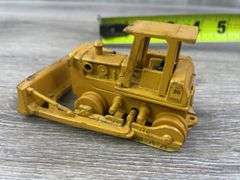 Caterpillar Battery Operated Dozer-Unsure If Operational, International TD-20-Ertl & Cat-Hot Wheels Dozers