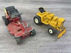 International & Snapper Lawn & Garden Tractors, 1/16, Ertl, Missing Parts
