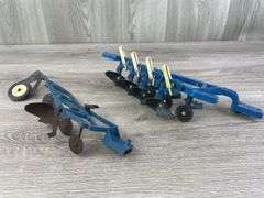 2 Ford 4 Bottom Plows, 1/16, Ertl, Missing & Broken Parts
