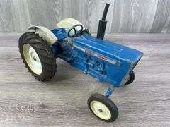 Ford 4000 WF, 1/12, Ertl, 1 Headlight Broken Off