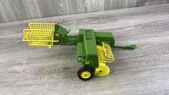 John Deere 24T Baler, 1/16, Ertl, Stock #585