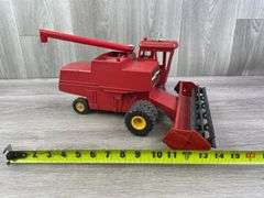 Massey Ferguson Combine W/Grain Head, Duals, Pumptrol, Custom