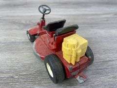 International & Snapper Lawn & Garden Tractors, 1/16, Ertl, Missing Parts