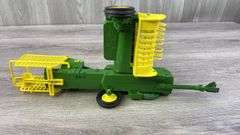 John Deere 336 Hay Baler, 1/16, Ertl, Stock #585