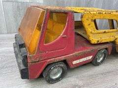 NyLint Car Hauler, Front & Rear Windshield Are Cracked