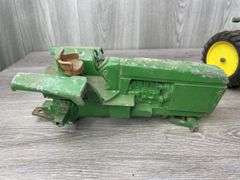 2 John Deere 4850 MFD Duals-1/16, Ertl, Missing Parts, John Deere Parts Tractor