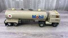 International Mobil Truck & Tanker, Ertl Oil Company, Ertl