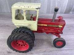 International Farmall 1256 WF Duals, 1/16, Custom