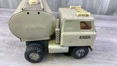 International Mobil Truck & Tanker, Ertl Oil Company, Ertl