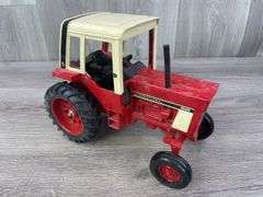 International 1586 WF W/Cab, 1/16, Ertl