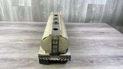 2 International Mobil Trucks & Tankers, Ertl Oil Company, Ertl, Missing Parts