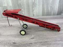 3 International Elevators, 1/16, Ertl