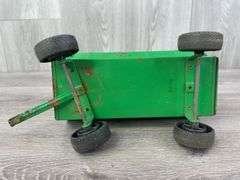 2 John Deere Flare Box Wagons, 1/16, Ertl