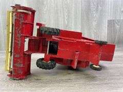 International Hydrostatic Combine, 1/20, Ertl, Plastic Reel, Has Been Modified