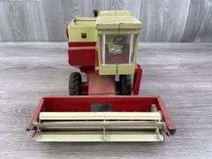 International Hydrostatic Combine, 1/20, Ertl, Metal Reel, Missing Stack