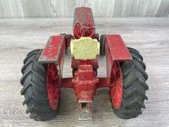 International Farmall 1026 Hydro WF, 1/16, Ertl, Missing Muffler, Broken Steering Wheel
