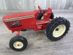 2 International WF Tractors, 1/16, Ertl, 1 Missing Parts