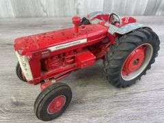 International 650 Diesel WF, 1/16, Ertl, Missing Muffler