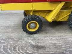 New Holland TR97 Combine, 1/32, Ertl, Rear Tires & Corn Head Not Original