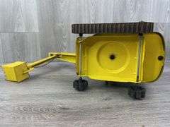 Structo Construction Co. Shovel, Track Is Broken But Included