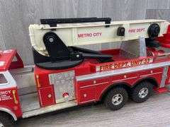Mack Fire Dept. Unit 33 RC Fire Truck, Missing & Broken Parts, Goes Forward/Reverse But Not Steerable, Siren Works