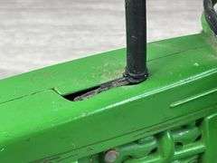 John Deere 4440, 1/16, Ertl, Muffler Broken Off