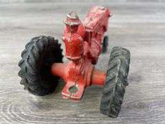 Minneapolis Moline NF Tractor, Slik