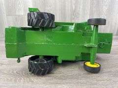 John Deere 9500 Combine W/2 Heads, 1/28, Ertl