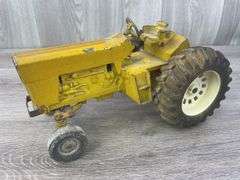 Minneapolis-Moline Pulling Tractor, 1/16, Ertl, Missing Motor & Parts