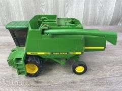 John Deere 9500 Combine W/2 Heads, 1/28, Ertl