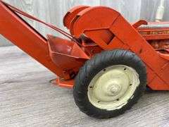 Tru-Scale 401 NF Tractor W/2 Row Corn Picker, 1/16, Carter