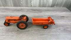 Case NF Tractor & Spreader, 1/16, Plastic