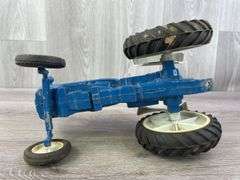 Ford 4000 WF, 1/12, Ertl, 1 Headlight Broken Off