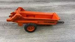 Case NF Tractor & Spreader, 1/16, Plastic