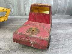 NyLint Car Hauler, Front & Rear Windshield Are Cracked