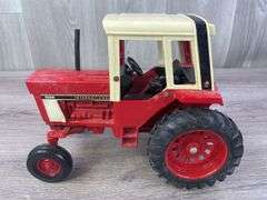 International 1586 WF W/Cab, 1/16, Ertl