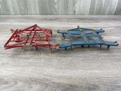 3 Ford & 1 International Discs Frames, 1/16, Ertl