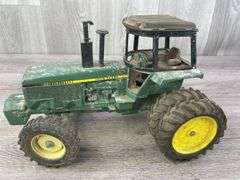 2 John Deere 4850 MFD Duals-1/16, Ertl, Missing Parts, John Deere Parts Tractor