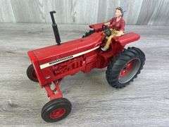 International Farmall 836 WF, Foxfire Farm Series, Miss Charlotte, 1/16, Ertl
