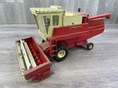 International Hydrostatic Combine, 1/20, Ertl, Metal Reel, Missing Stack