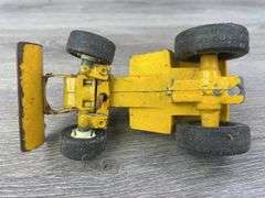 International & Snapper Lawn & Garden Tractors, 1/16, Ertl, Missing Parts