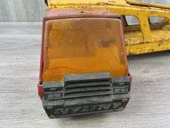 NyLint Car Hauler, Front & Rear Windshield Are Cracked