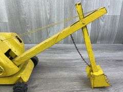 Structo Construction Co. Shovel, Track Is Broken But Included