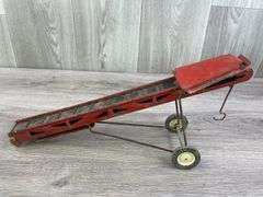 3 International Elevators, 1/16, Ertl