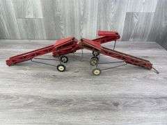 3 International Elevators, 1/16, Ertl