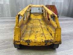 NyLint Car Hauler, Front & Rear Windshield Are Cracked