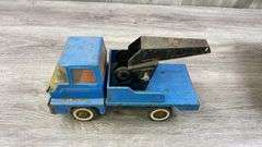 Tiger Wrecker & Dump Trucks, Buddy L Exxon Wrecker & Remco Dump Truck