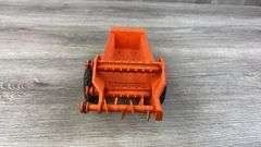 Case NF Tractor & Spreader, 1/16, Plastic