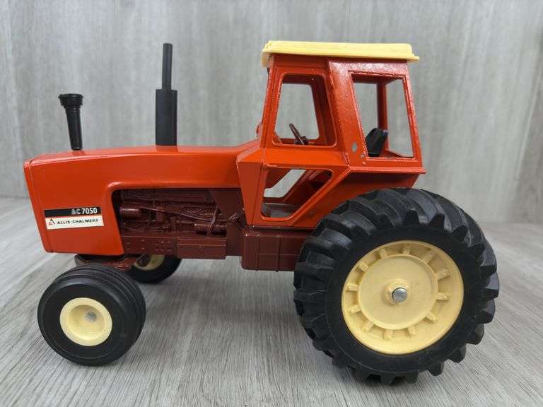Allis-Chalmers 7050 WF, Maroon Engine, 1/16, Ertl