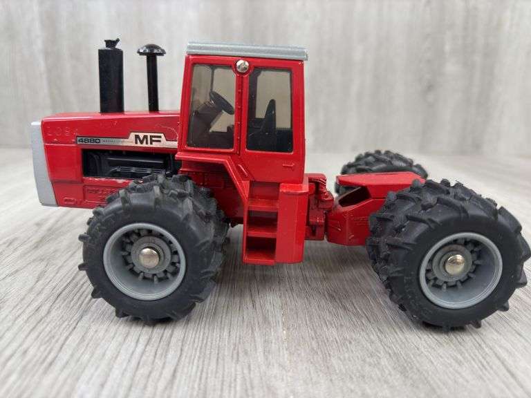 Massey Ferguson 4880 4WD Duals, Collector’s Series, #1084
